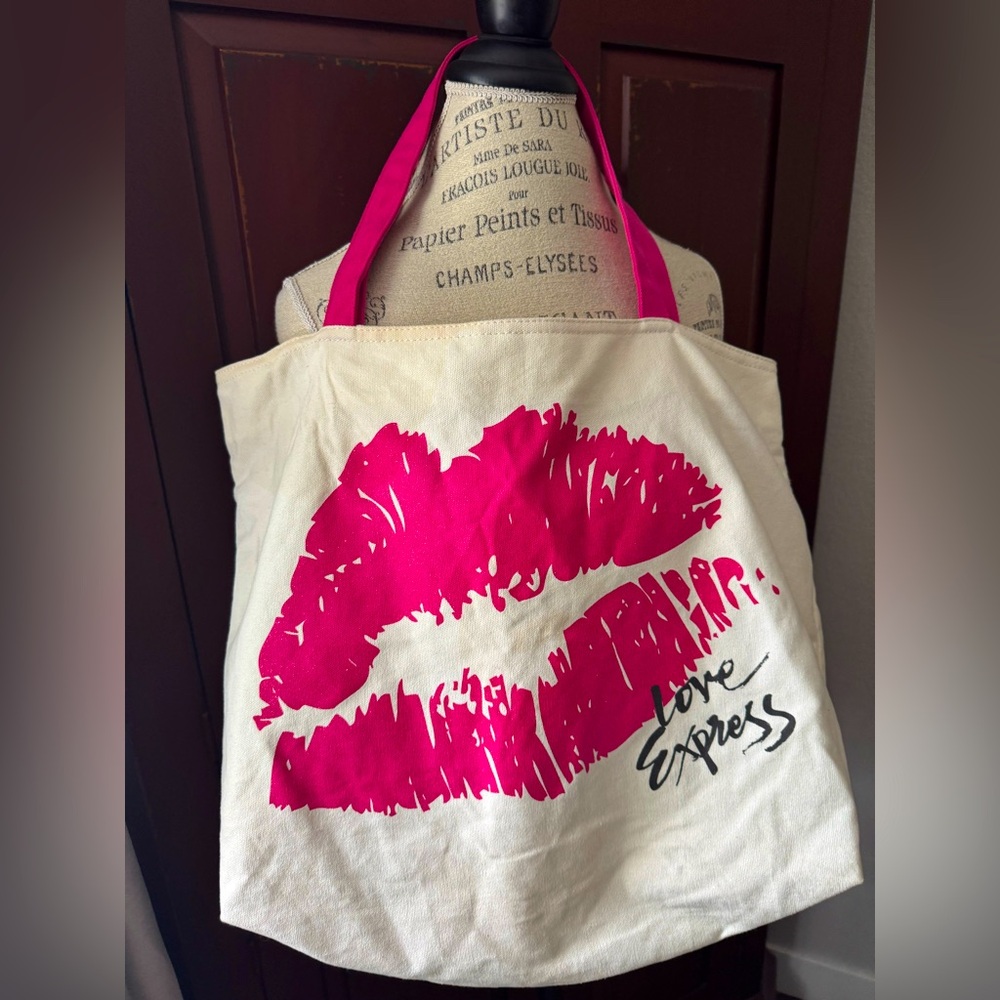 NWOT Express Lips Pink and White Pop-Art Tote Bag